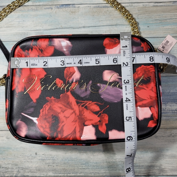 Victoria's Secret  Crossbody Purse. - Picture 3 of 11